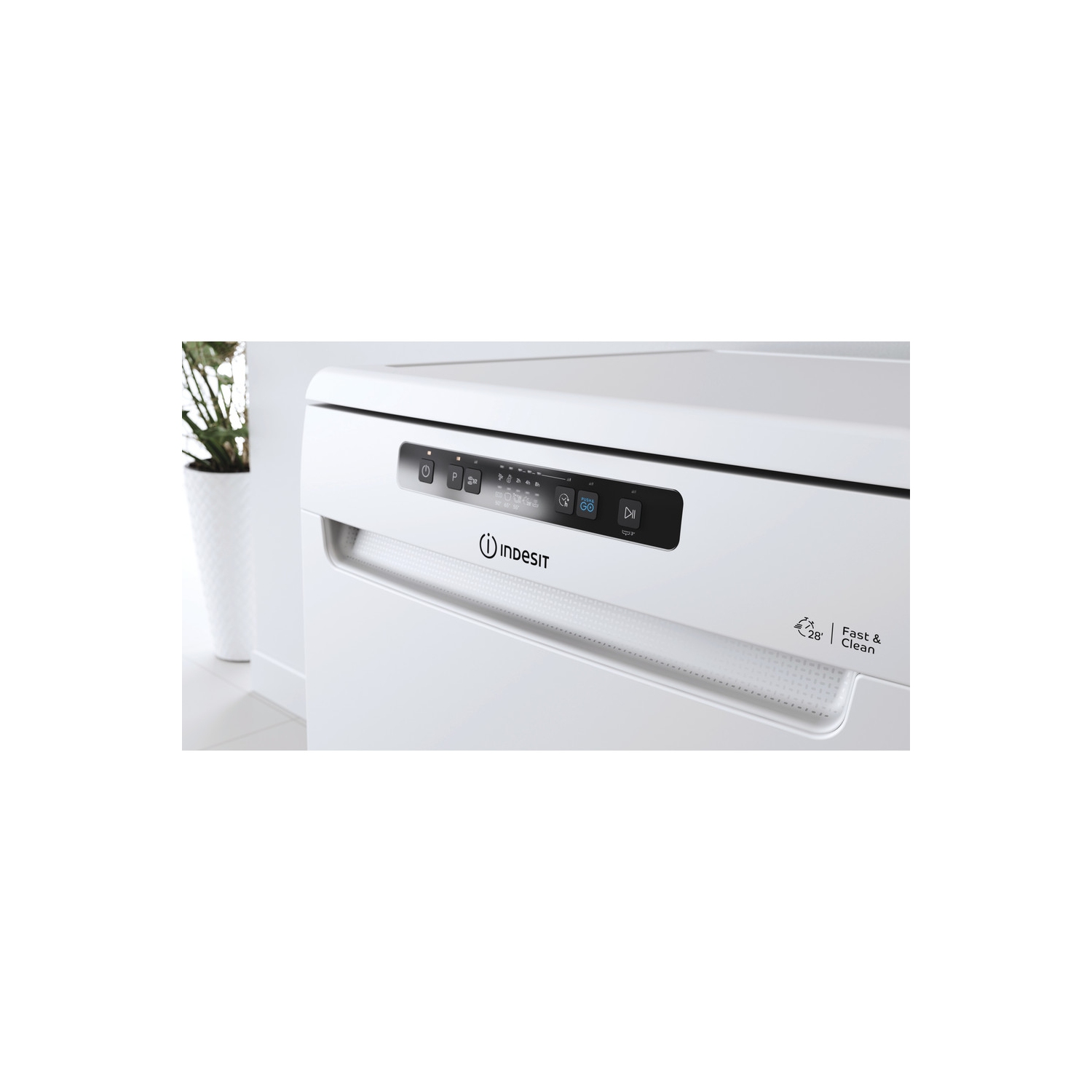 Indesit DFC2B16UK Full Size Dishwasher - White - 13 Place Settings - 5